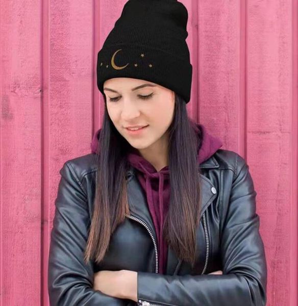 

2023 new outdoors sports trendy men women knitted hat fashion letter pattern embroidery ski warm beanie cap five star moon embroidered knitt