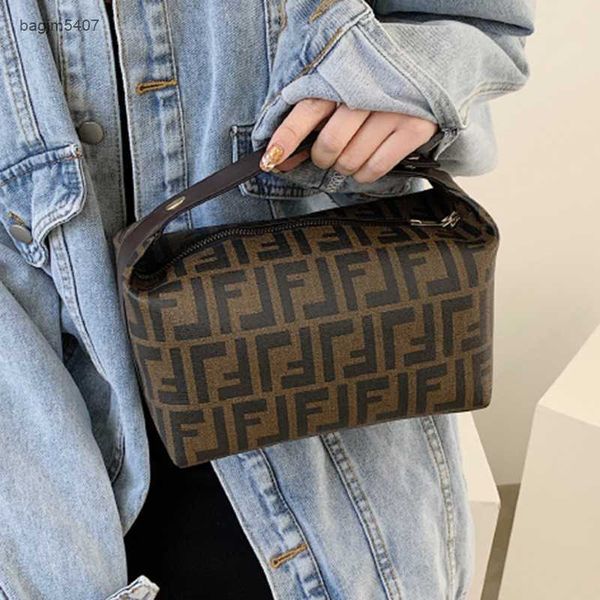 

design style fashion bag 80% factory direct sales wholesalemakeup new high capacity travel portable cosmetics storage super fire wind net re