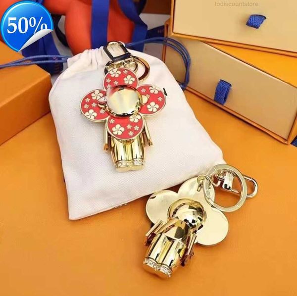 

keychains lanyards luxurys keychain designer s letters with diamonds designers women buckle keyring bags pendant couple charm car key good b, Silver