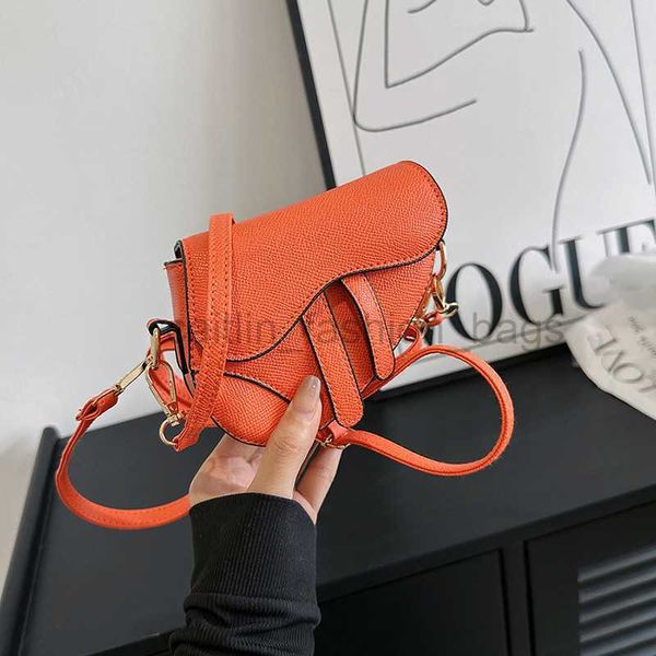 

cross body 2023 summer new solid color texture mini saddle bag fashionable and simple women's crossbody bag mouth red bag caitlin_fashi