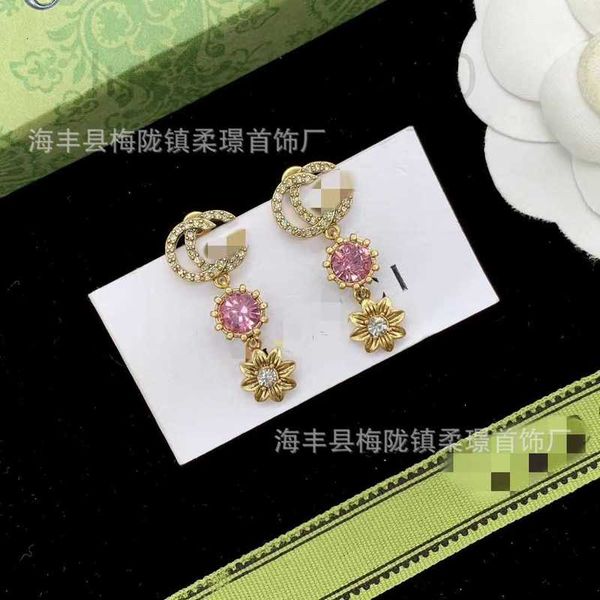 

charm designer artistic palacestyle inlaid with pink rhinestones, plant floral design, brass material, english letter earrings 2j1x, Golden