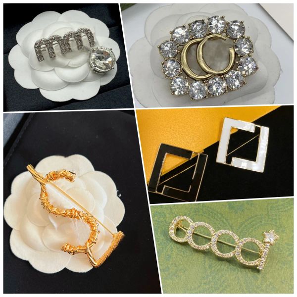 

diamond designers brooches for women luxury golden jewelry ladies crystal rhinestone pins mens silver brooches ladies pins dresses accesorie, Gray