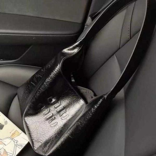 

designer bags miui tote women's leisure large capacity bag shoulder portable underarm commuter bag nhjz