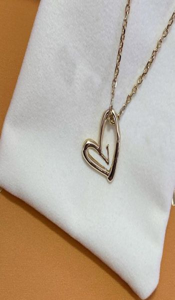 

womens love necklace designers luxurys pendant pearl necklaces for women gold heart necklace designer jewelry with box 184z1270974, Silver