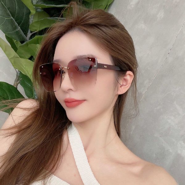 

Fashion Designer Cool sunglasses Fashionable cut edge nylon high-definition for women frameless square gradient net red same glassesC1QV
