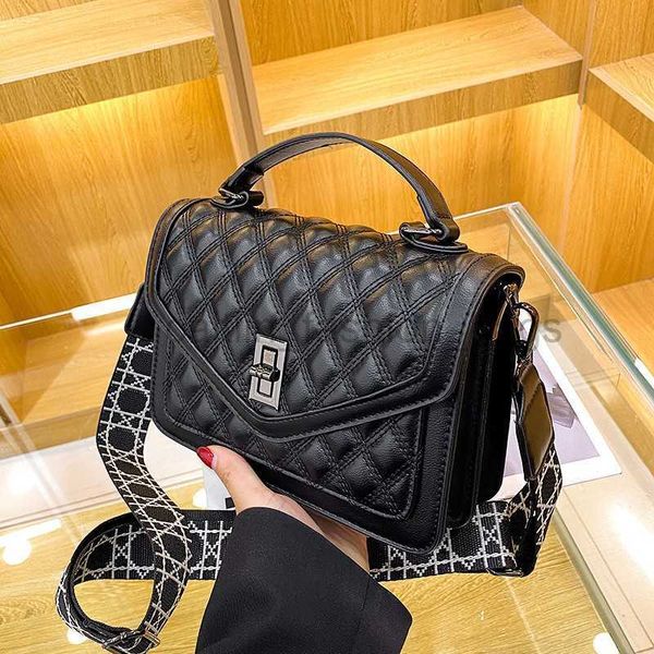 

large capacity women's fashion lingge chain crossbody portable versatile commuter small square caitlin_fashion_bags