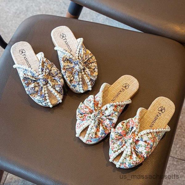 

slipper girls' bowtie slippers 2023summer new pearl soft sole muscle sole fish mouth princess shoes fragmented flower baotou slippers r, Black;grey