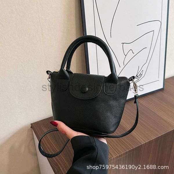 

shoulder bags 2023 new niche design crossbody small bag fashionable and versatile portable bag women's contrasting casual shoulder buck