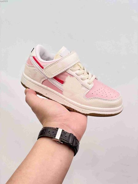 

23ss kids shoes child sneakers designer baby casual shoes size 26-35 splicing design skateboarding shoes box protection aug02, Black;red