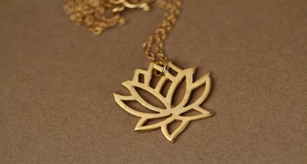 

trendy big lotus pendant floral style of plants women039s neclaces8629997, Silver