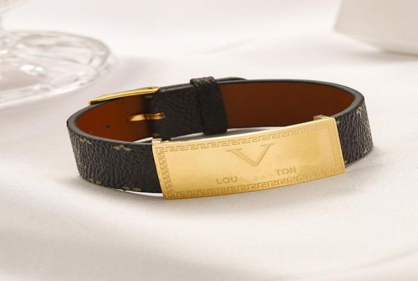 

designer jewelry wide brown leather bracelets men charm bracelet with gold hardware for women hand strap brown flower pattern logo2476902, Golden;silver