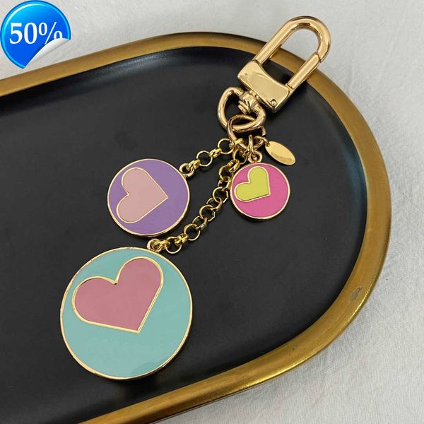 

keychains lanyards fashion luxury designer keychain classic brands key buckle flower letter genuine leather golden mens womens bag wholesale, Silver