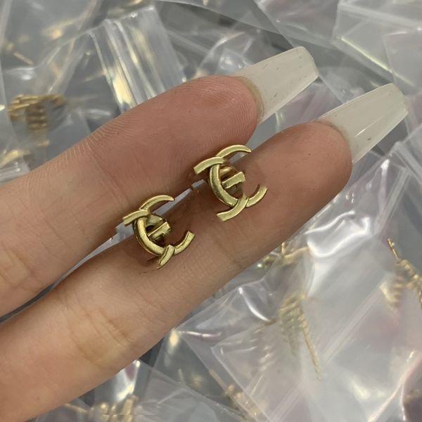 

classics quality earring luxury women studs fashion heart love stud ggity couple gifts designer jewelry engagement earrings wholesale kg1b, Golden;silver