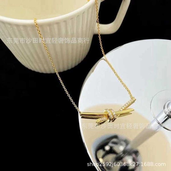 

high version tiffay light luxury 18k gold knot necklace for women junior high sense collar chain gu ailing same style, Silver