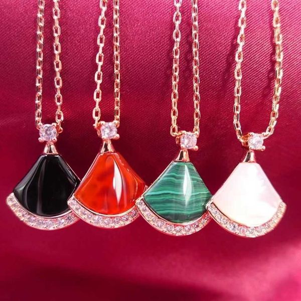 

Fashion Bvlgr jewelry brand designer women's accessories Small skirt Necklace women's simple silver ornament classic white Beihong agate light luxury gifts