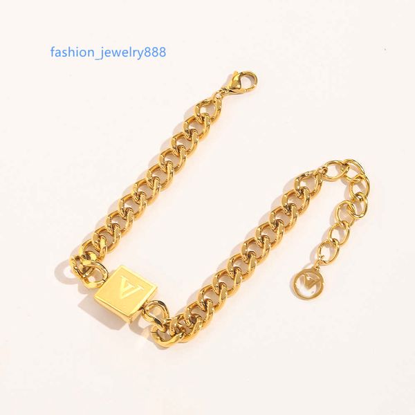 

2023 new fashionable classic bracelets chain women bangle 18k gold plated stainless steel crystal lovers gift wristband cuff chain designer, Black