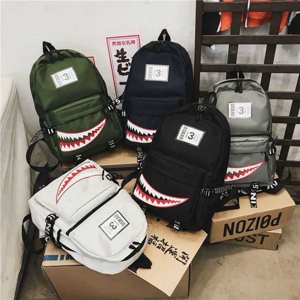 

wry mouth shark backpack designer large capacity schoolbag fashion lapbag young people classic waterproof travel bag halloween 230816