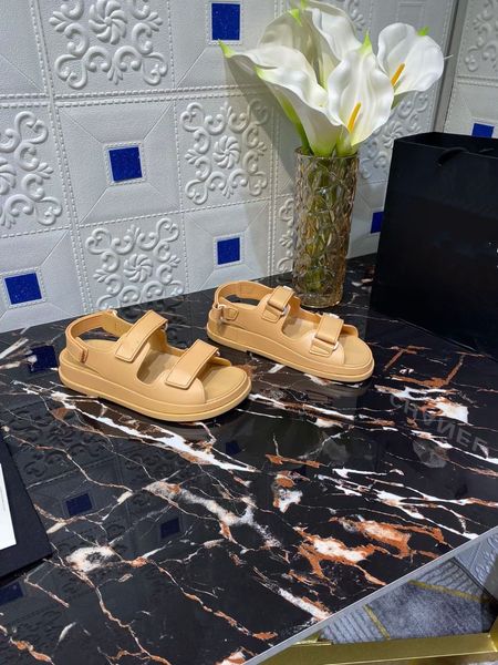 

flat slides raffia sandals triomphe embellished ankle strap open toes luxury designer for women holiday flats gladiator sandal 0817, Black