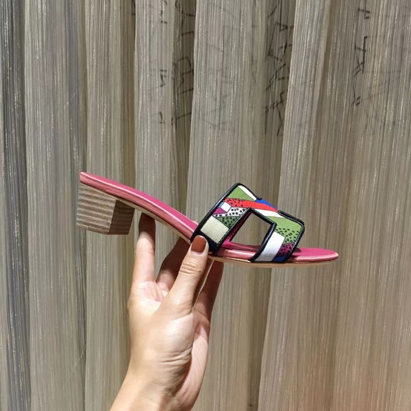 

2023 spring and summer new brand high heel sandals and slippers h large letter cowhide internal size: 35-42 with box, Black