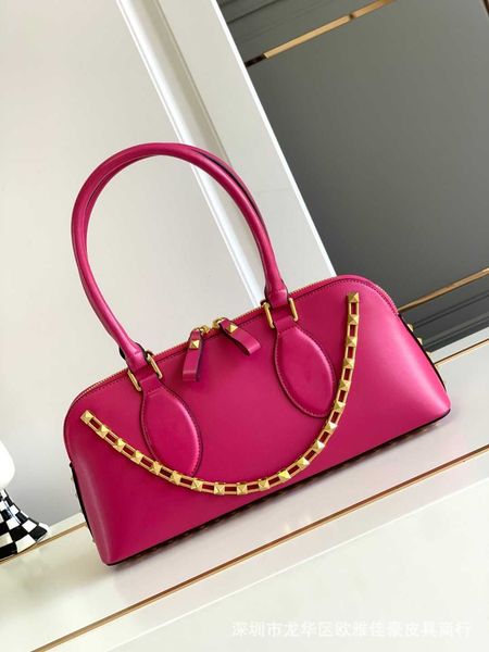 

designers bags riveted leather women's bag headfelt cowhide chain wrap bag 2kt5