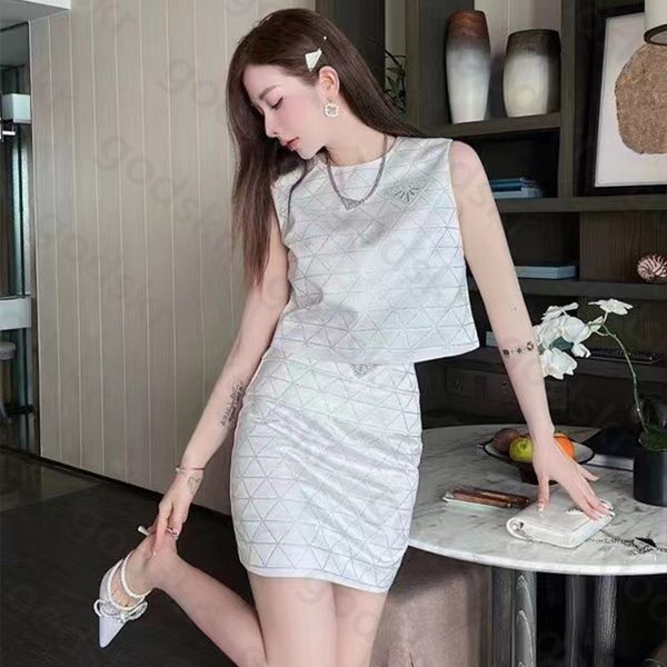 

triangle women tank skirt sleeveless letter plaid vest high waist package hip skirt fashion camisole skirt set, Gray