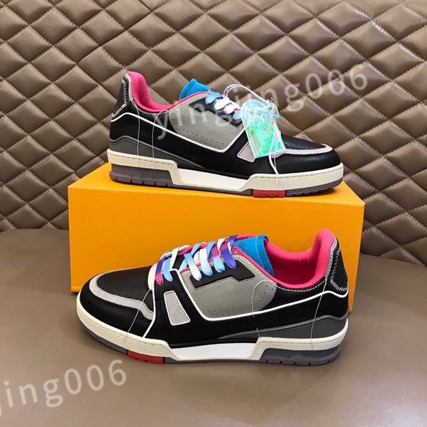 

2023 new men women running shoes black white panda triple pink brown orange blue skateboard mens trainers outdoor sports sneakers rd1012