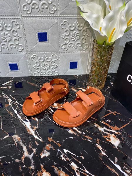 

flat slides raffia sandals triomphe embellished ankle strap open toes luxury designer for women holiday flats gladiator sandal factory footw, Black