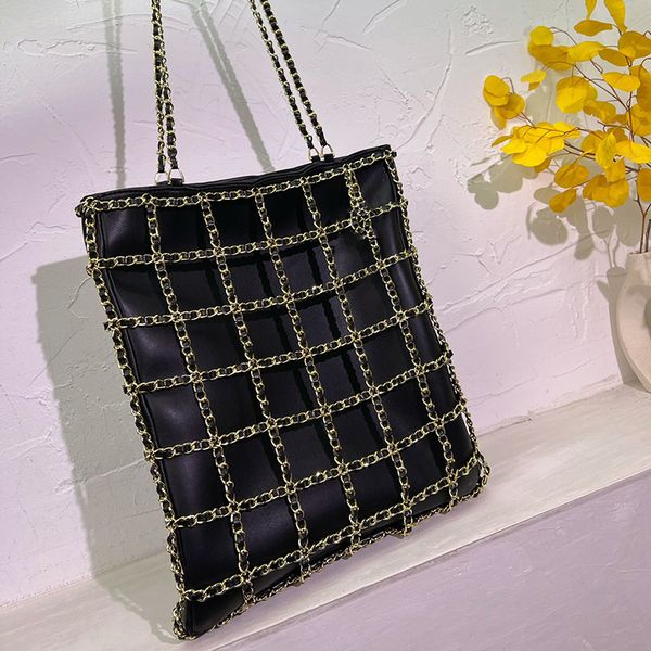 

19 designer womens shoulder bag chain bag soft lambskin hardware metal buckle matelasse chain luxury handbag large shopping bag travel bag v