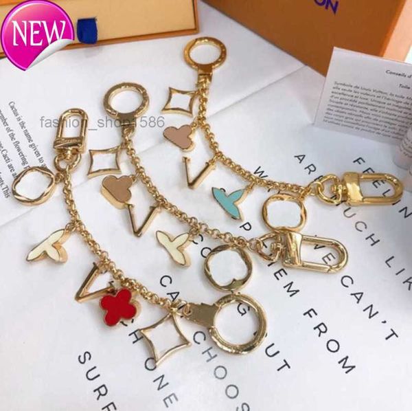 

keychains lanyards luxury designer keychain fashion classic brand key buckle flower letter chain handmade gold mens womens bag running trend, Silver