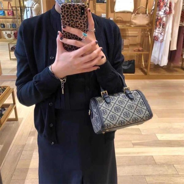 

classic tb pillow with one shoulder crossbody handheld casual versatile women'st2h9