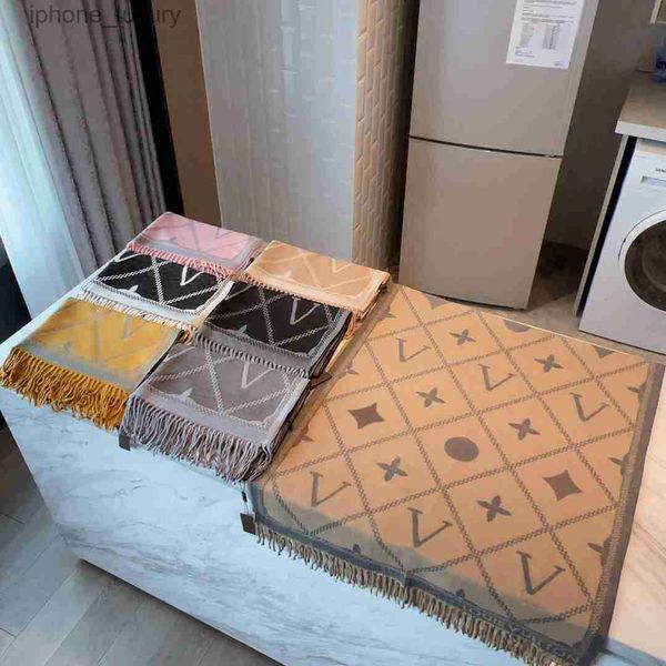 

2023 new brand explosive scarf shawl rabbit velvet core high-end fabric to show the famous warm temperament multi-color optional, Blue;gray