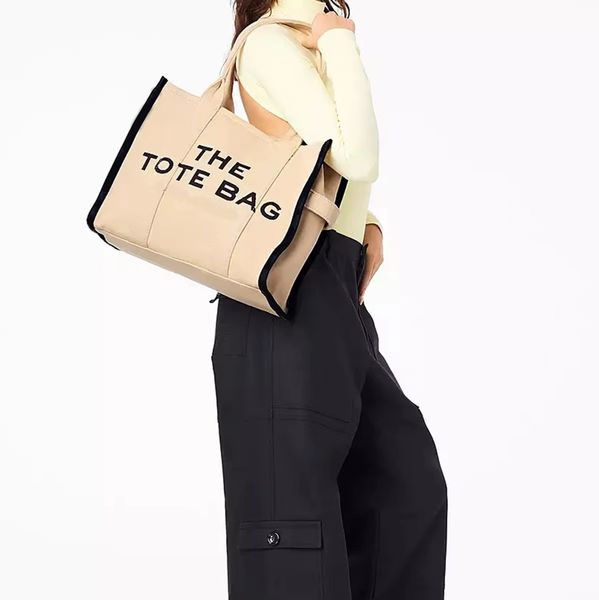 

Famous Designer Cool Practical Large Capacity Shoulder Bag Oblique Straddle Handbag Ladies Large Coin Purse, Black