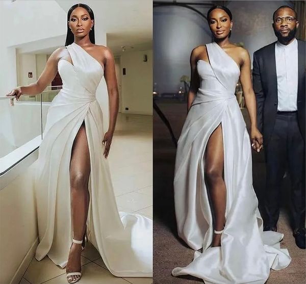 

crepe beach one shoulder side split wedding gowns for arabic women 2023 white satin plus size bridal dresses ruched vestido de noiva
