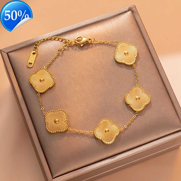 

charm bracelets luxury designer bracelet four leaf clover for woman elegant fashion 18k gold shell chain mother women girls holiday birthday, Golden;silver