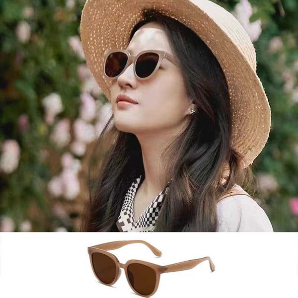 

xu hongdou liu yifei brown star oatmeal sunglasses the same high-class glasses for street pgraphy, White;black