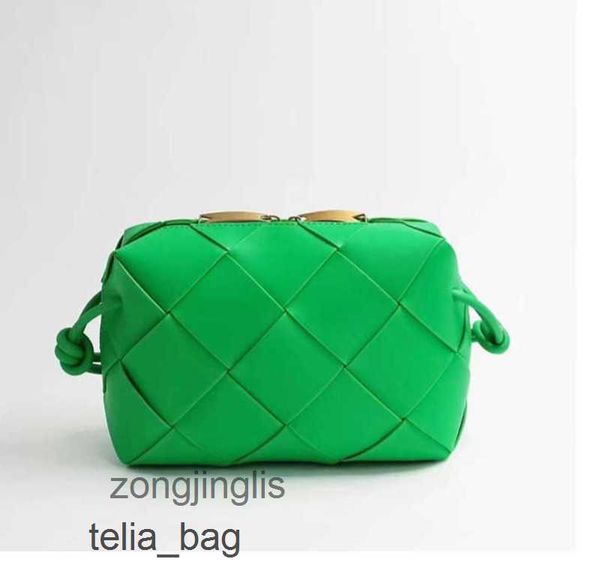 

green leather square venetaas bags messenger small the tote bag designer for luxury woven bottegaas cassettes camera wome shoulder udp9