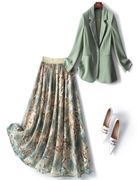 

2022 spring long sleeve notchedlapel green solid color singlebutton blazers coat tulle floral print midcalf skirt two piece s195697403110, White