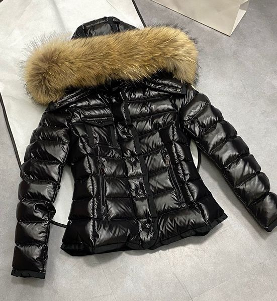 

Luxury designer women down parkas mid length embroidered badge with hat fur collar thickened for warmth and slim fit Puffer jacket Winter jacket top Size:1234, Black