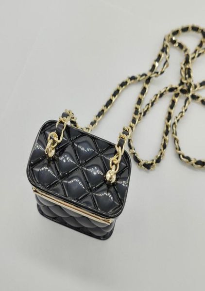 

2023 luxury quality charm long chain pendant necklace with black genuine leather handbag box design have box stamp ps32851790506, Golden