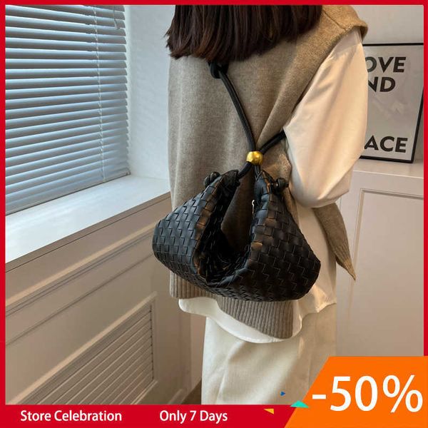 

summer new knitted bag foreign style dumpling bag single shoulder bag small crossbody bag commuter bag