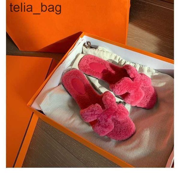 

dsigner wear winter furry bear sandal oran hermzs slipper shoes red slippers net wool for women 2023 korean designer version ins fashionable