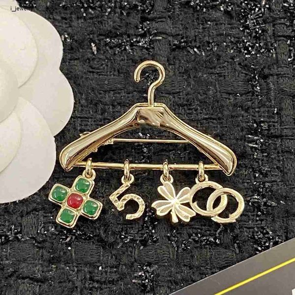 

women designer brooch girl brooches hanger shape jewelry fashion flower digital pendant pins #including box, Gray
