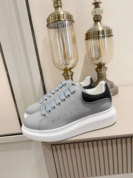 

2023 designers casual shoes women men luxury leather lace-up sneaker cowhide fashion brand flat 0815, Black