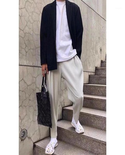 

men039s pants miyake pleated casual straight harem trend loose nine points running track men 2022 mens hip hop clothin1705255, Black