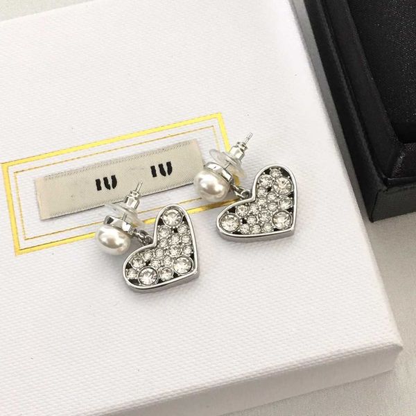 

Brand Designer MiuMiu Fashion Earrings Pearl Heart Crystal series female sweet temperament pearl Peach Heart Diamond Earrings New Products Accessories Jewelry