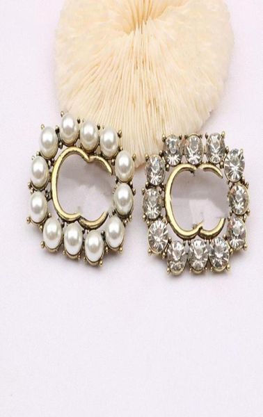 

european and korean diamondencrusted letter brooch pearl fashion temperament highend coat suit sweater accessories female high q3039054, Gray