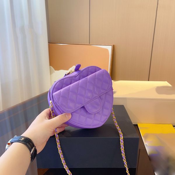

2023 fashion casual women's love shape plaid chain single shoulder crossbody bag
