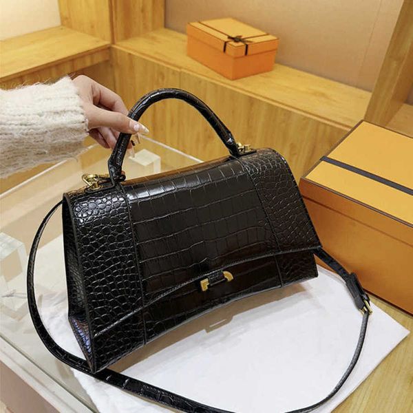 

luxury women's classic hourglass bag female mini handbags letter b brand designer totes evening bags women man small square pack ladies, Black;red