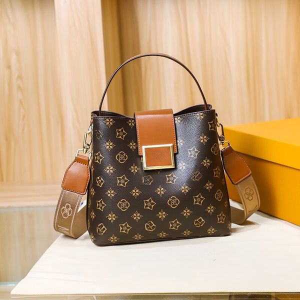 

designer dag tote bag evening bags trend casual party letters side wallet black crossbody commute daily tote bag hardware handbags wallet, u