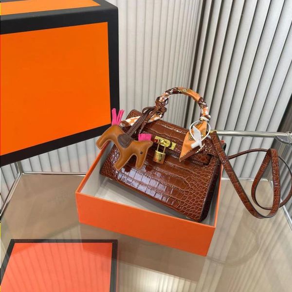 

designer handbag classic shoulder bag limited edition lady tote bag small shell crossbody bags fashion luxury practical good nice gift